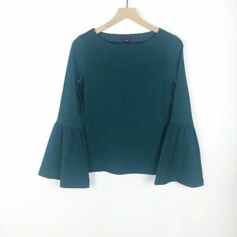 Ann Taylor textured round neck bell sleeve blouse